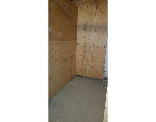 Building Photo - 82 Concord St