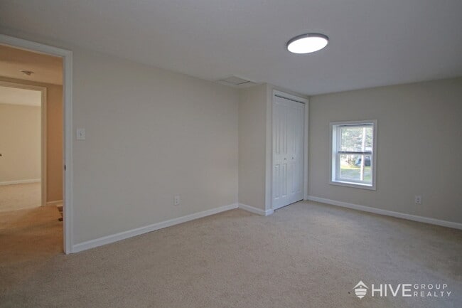 Building Photo - Fully Remodeled Home with Detached Garage ...