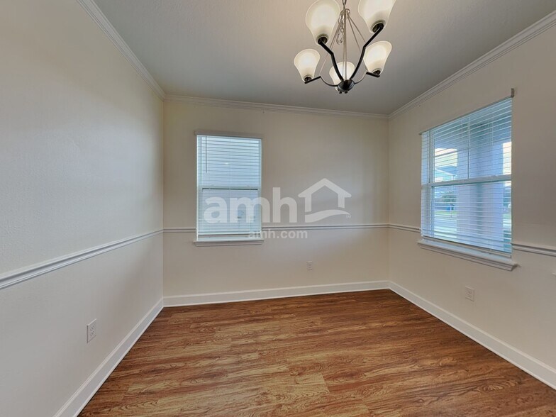 Building Photo - 322 Pine Terrace Dr