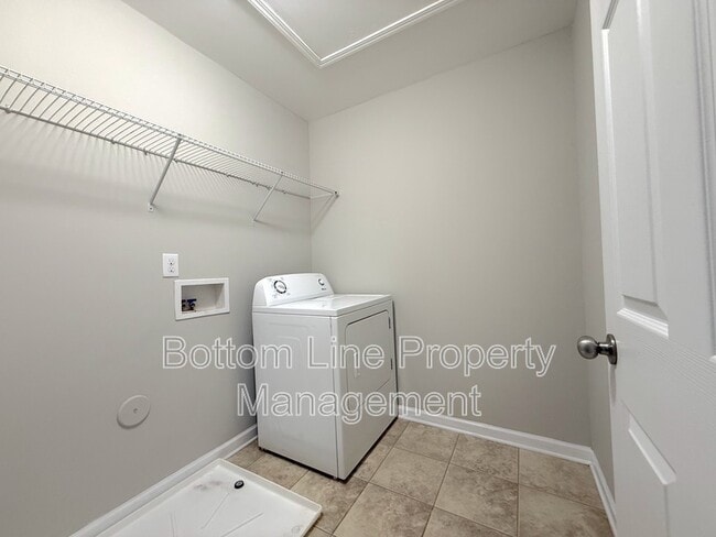 Building Photo - 1521 Van Ness Ln