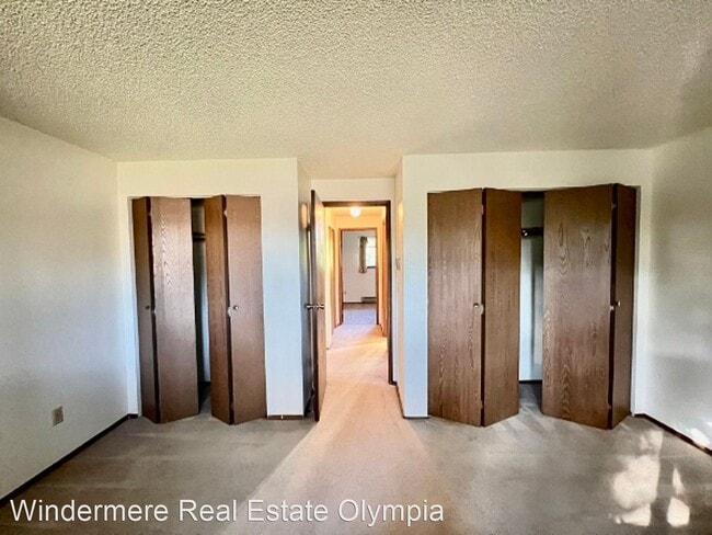 Building Photo - 2 br, 1.5 bath House - 1605 16th Ct SE Unit B