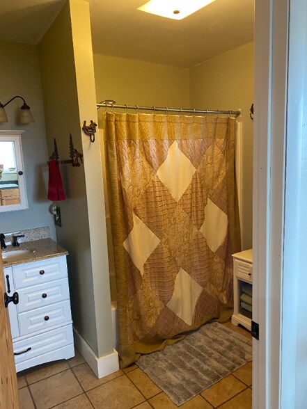 Building Photo - 3488 Old Yellowstone Trail North Rd