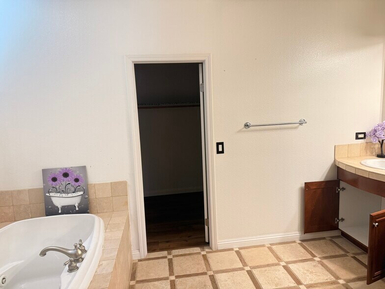 Building Photo - 1357 Bellavista Dr