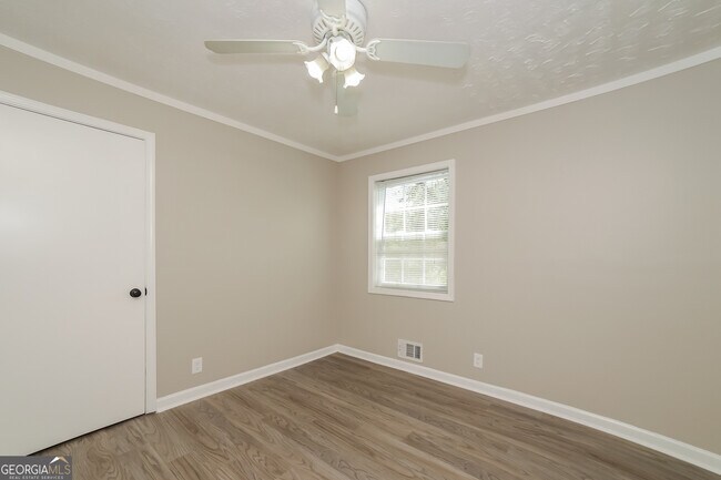 Building Photo - 608 Upland Ridge Dr NW