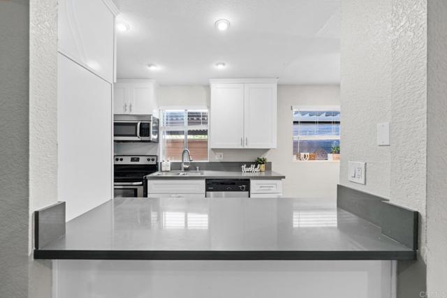 Building Photo - 3140 Midway Dr