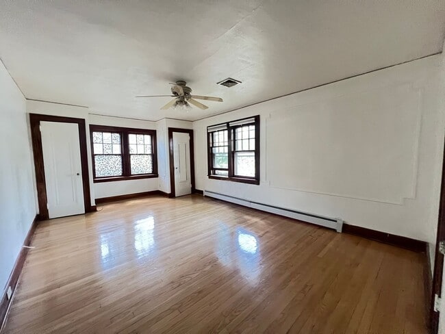 Building Photo - 325 Bogert Ave