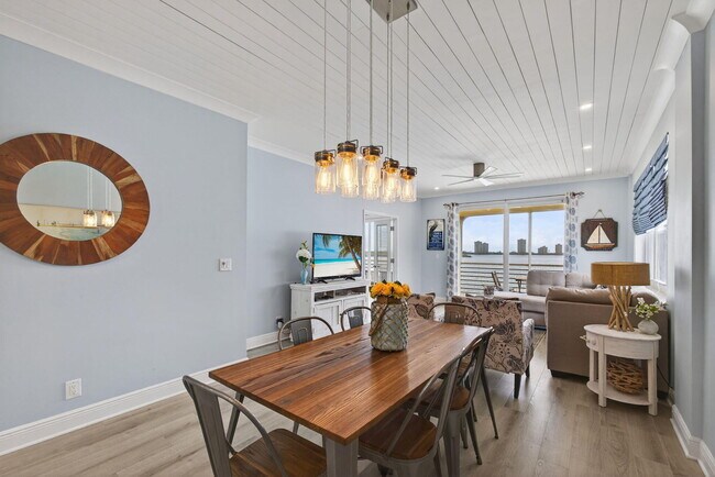 Building Photo - 105 Paradise Harbour Blvd
