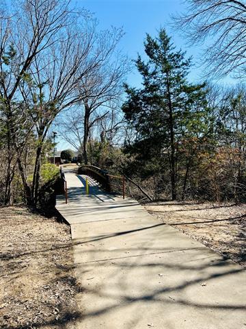 Building Photo - 814 Clearlake Dr