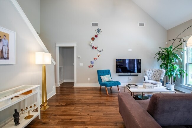 Building Photo - 5322 Honeybee Dr