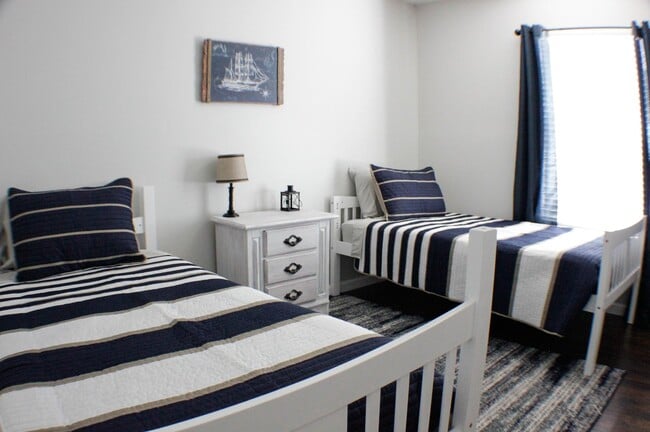 Building Photo - 7 Teakwood Dr