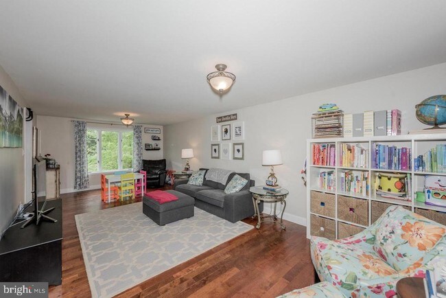 Building Photo - 6135 Waterloo Rd