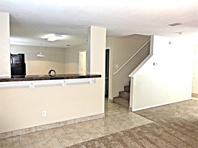 Building Photo - 4916 Water Ridge Ln