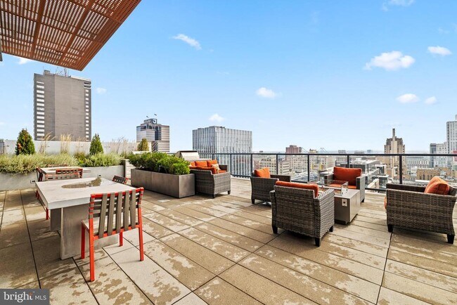 Building Photo - 1213 Walnut St