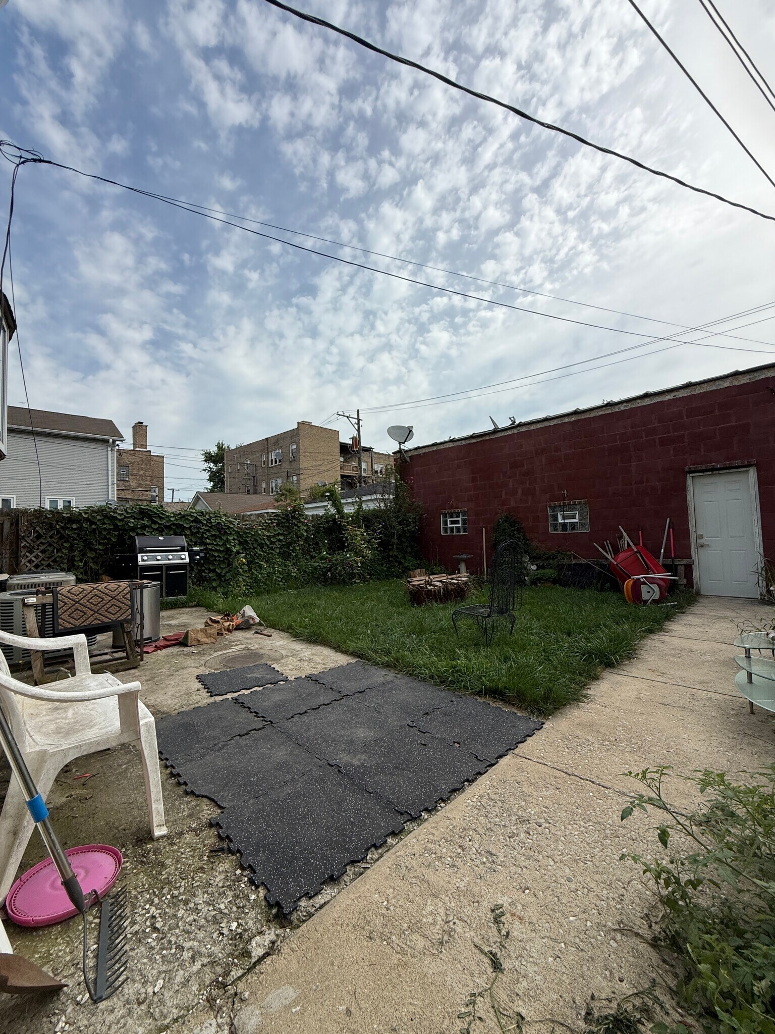 Building Photo - 4447 N Springfield Ave