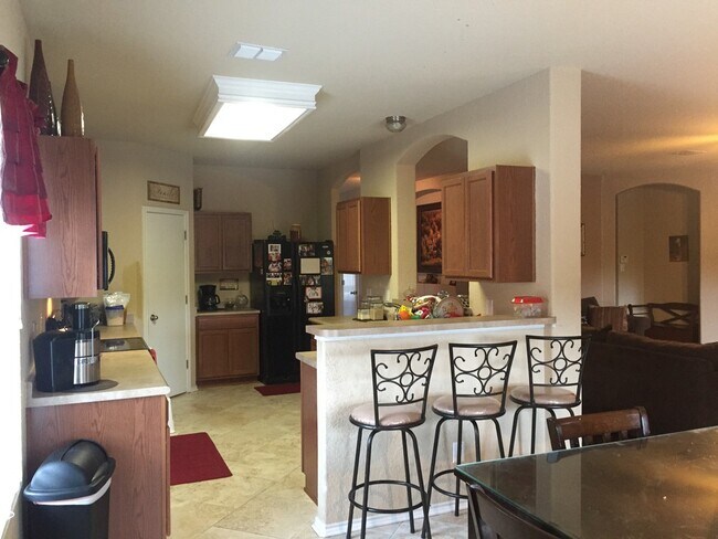 Building Photo - 8911 Rainbow Crk