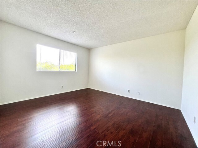 Building Photo - 1525 W 158th St