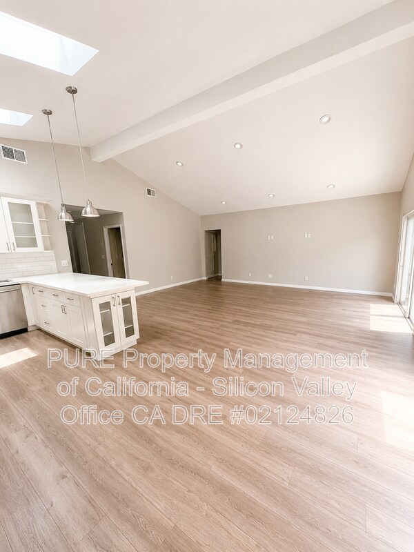 Building Photo - 40469 Shaw Ct