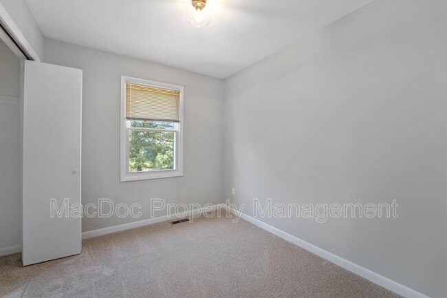 Building Photo - 5239 Daffodil Dr