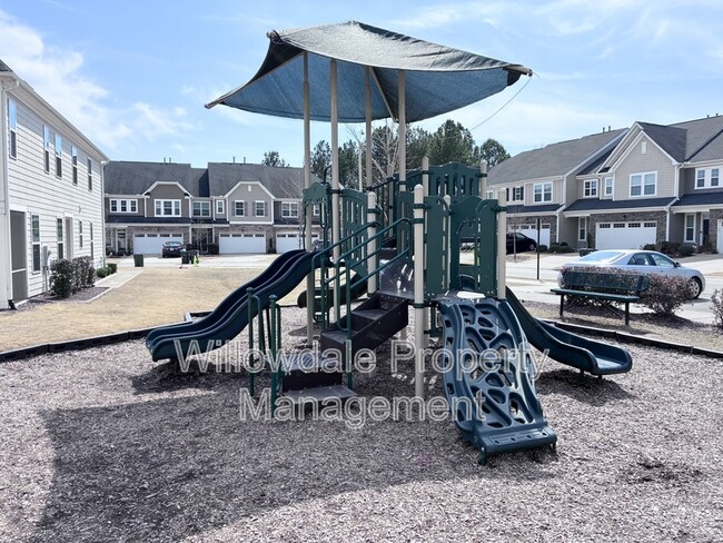 Building Photo - 1112 Lakebrink Dr