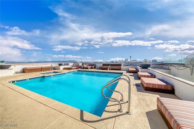 Building Photo - 150 S Las Vegas Blvd