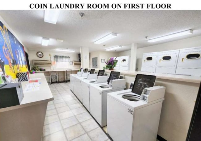 Building Photo - 3305 Sunset Ave