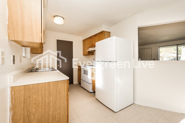 Building Photo - 7364 Brandt Pike