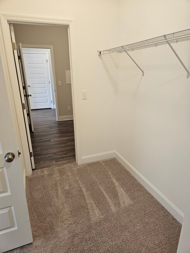 Building Photo - 212 Pine Is Ave