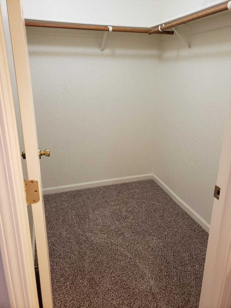 Building Photo - 2504 N Walnut Rd