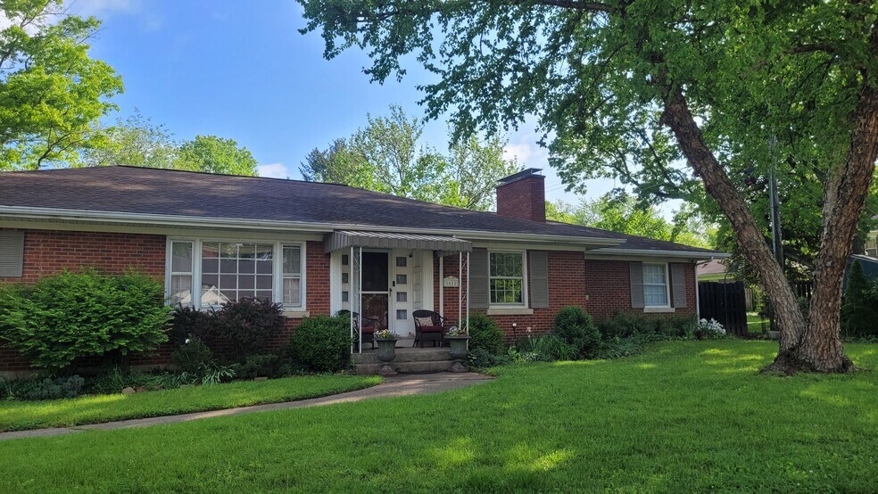 Building Photo - 1611 Meadowthorpe Ave