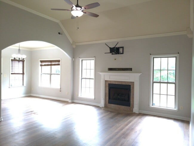 Building Photo - Beautiful Ranch in Fields of Northmeade! Minutes to Post!