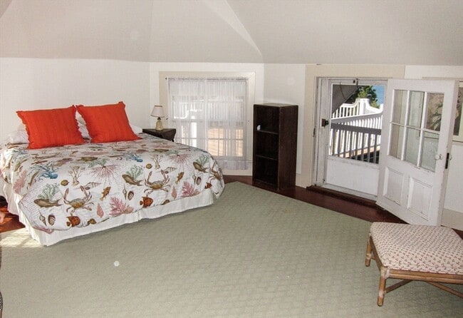 Building Photo - 48 Proctor St