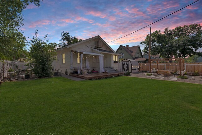 Building Photo - 825 N 7th St