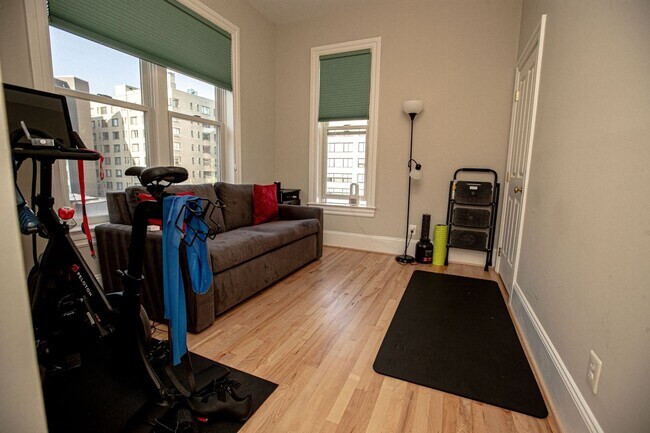 Building Photo - Charming 2BR Condo in Logan Circle