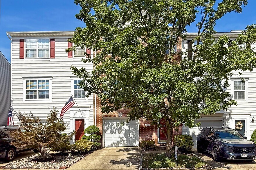 Building Photo - 239 Golden Larch Ter NE