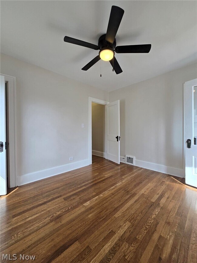 Building Photo - 13839 Clifton Blvd