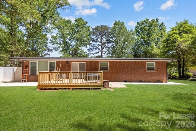 Building Photo - 8609 Cedarbrook Dr