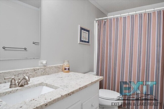 Building Photo - Lakefront Rental in Long Branch Shores