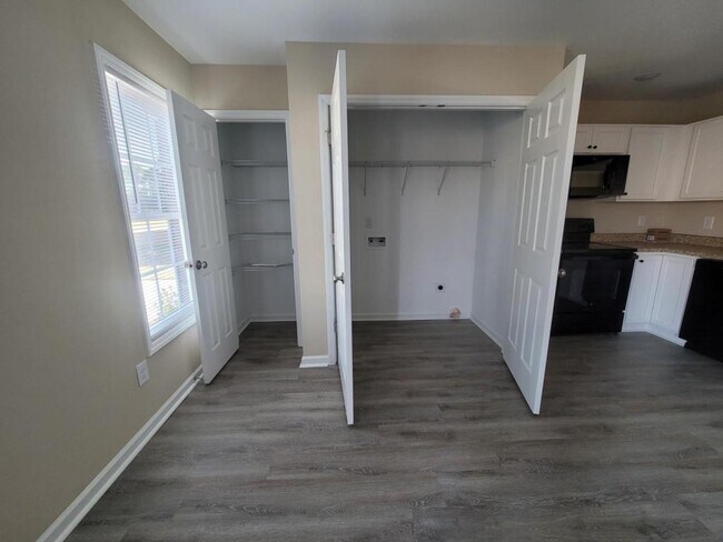 Building Photo - 3940 A Sedona Dr