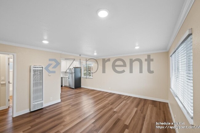 Building Photo - 523 Page St