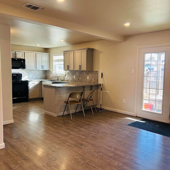 Building Photo - 317 81st St