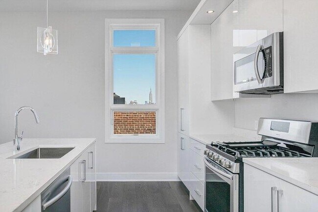 Building Photo - 119 Peter St