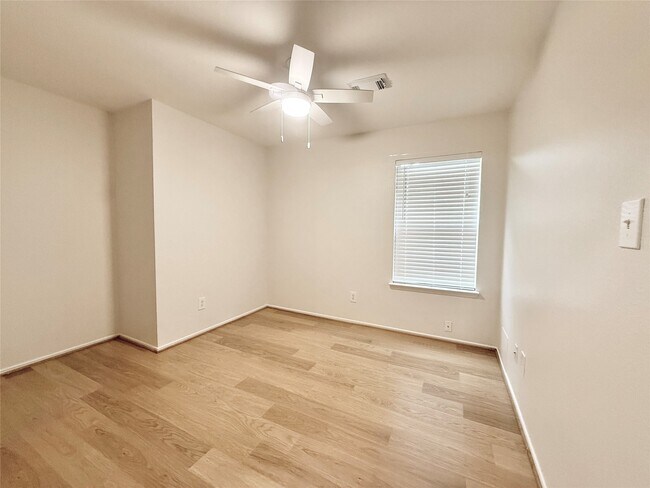 Building Photo - 5718 Highbury Ct