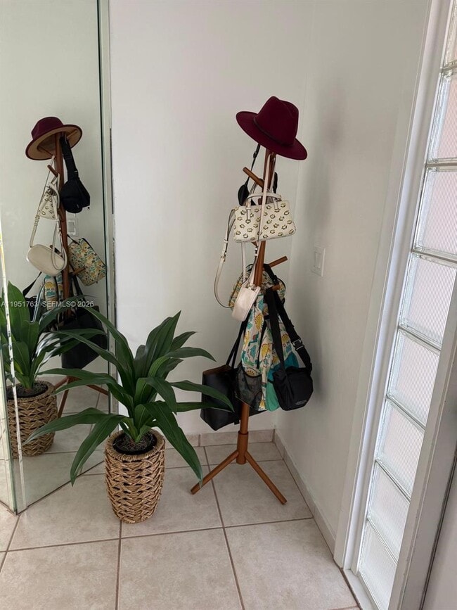 Building Photo - 1041 SW 111th Ave