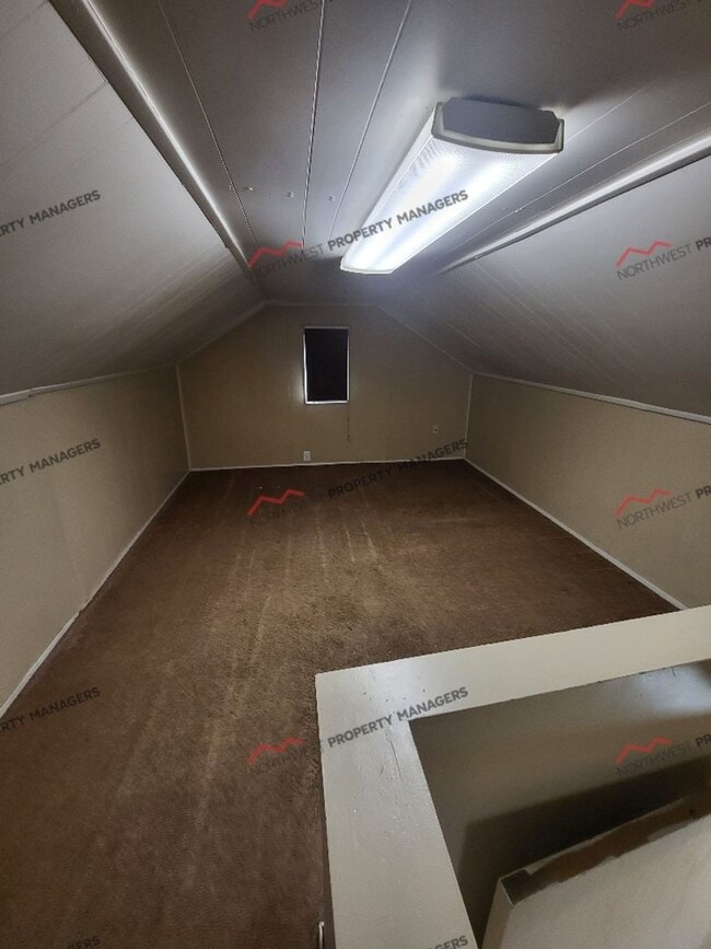 Building Photo - STATUS: *AVAILABLE* | R28 | $1895 + $100 FLAT RATE FOR W/S