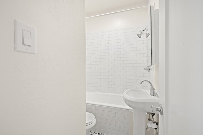 Building Photo - 447 S Rampart Blvd