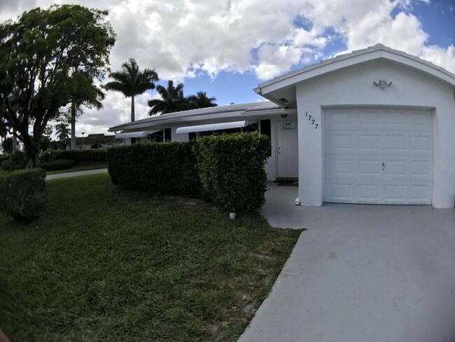 Primary Photo - 1727 SW 18th St