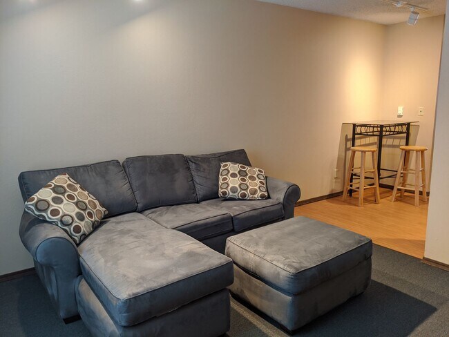 Interior Photo - 507 White