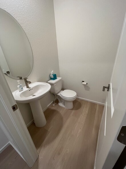 Downstairs bath - 5030 McKinnon Ct