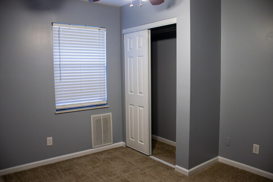 Building Photo - 938 Bradley Bell Dr