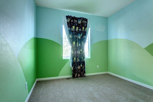 Building Photo - The Meadows of Castle Rock Ranch home w/finished basement & Mountain Views.